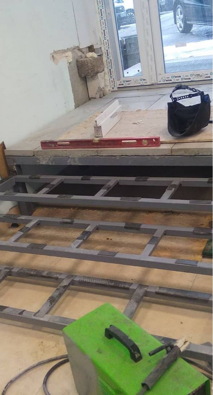 Лестница на крыльцо металлическая