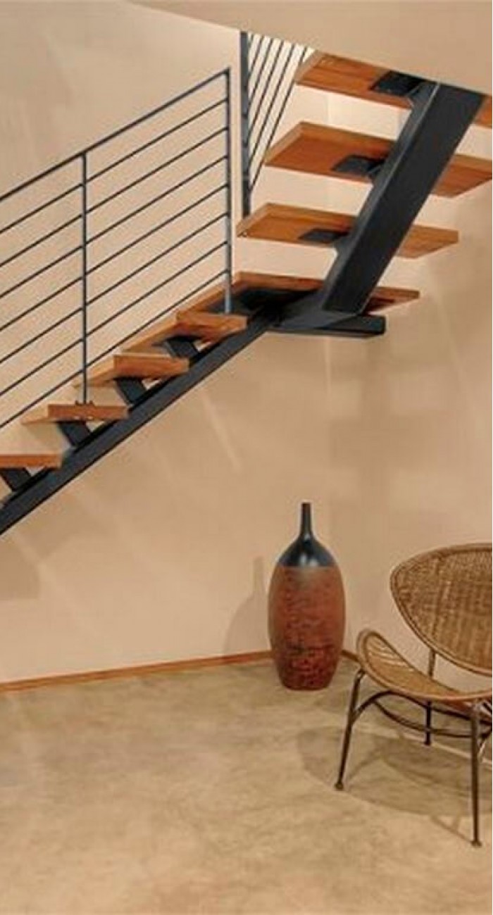 Лестница металлическая на второй этаж