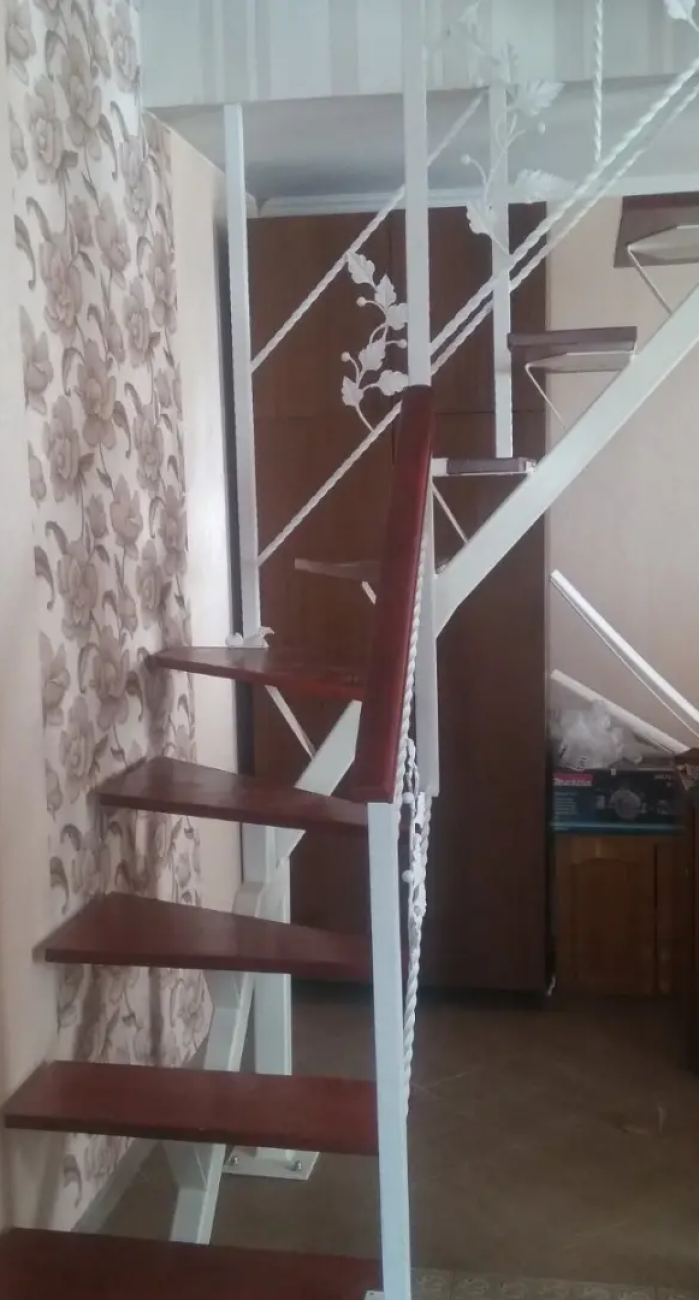 Лестница металлическая на второй этаж