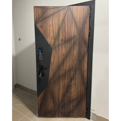 Входная дверь ГРАНИТ КОНТИНЕНТ-79