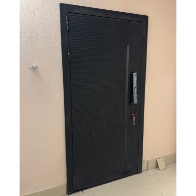 Входная дверь ГРАНИТ ПИАНО СМАРТ-56