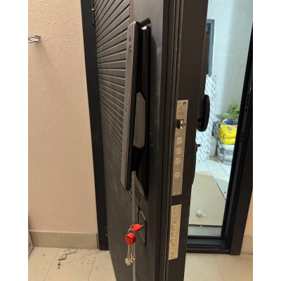 Входная дверь ГРАНИТ ПИАНО СМАРТ-56